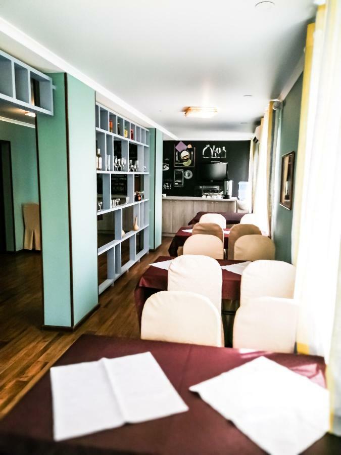 Salut Hotel Bichkek Extérieur photo